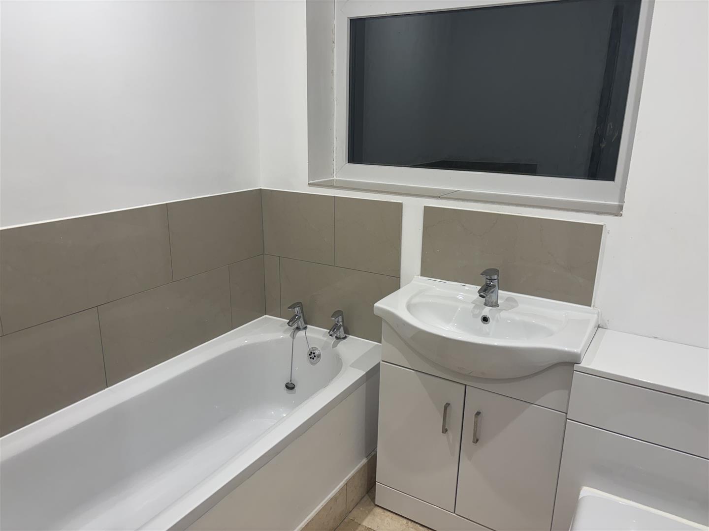 Pereers Bathroom.jpg